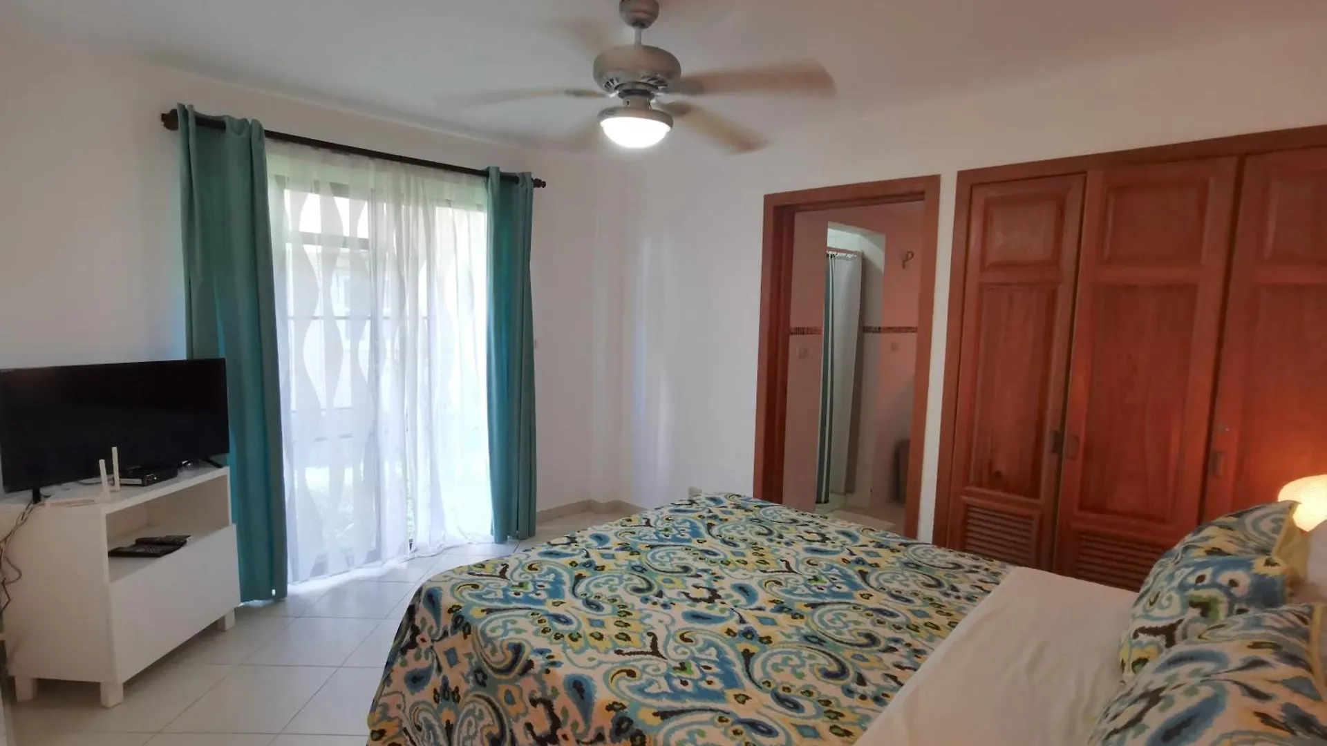 Hotel Tropical Villas At Los Corales Beach - Caribbean Rentals Fzco Punta Cana